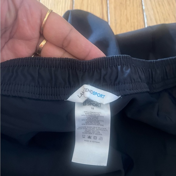 lands end sport shorts Women’s Size 18 Black Active Workout Outdoor - Picture 3 of 7